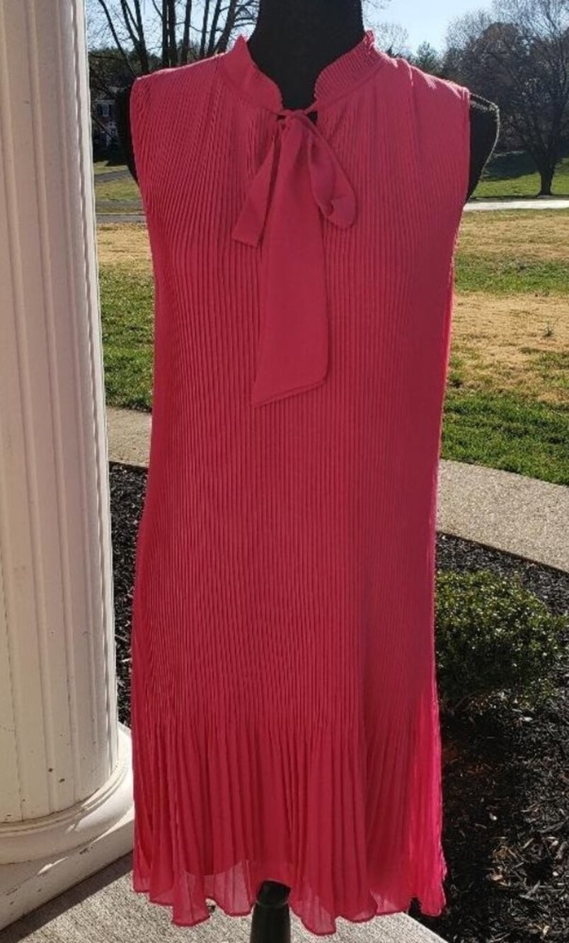 DKNY Pink Pleated Tie Neck Pleated Dress SZ 8